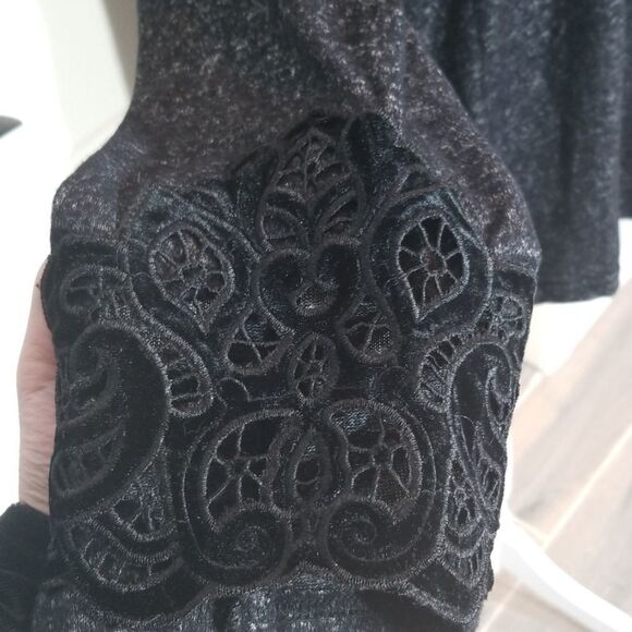 Passport, L/S Lace Detail Super Soft Top, NWT - Picture 5 of 8